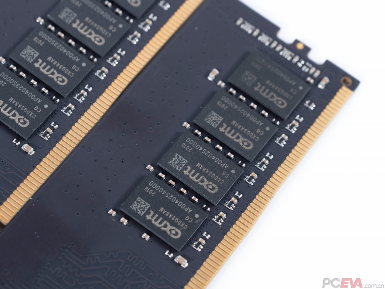 ddr4 2666mhz内存是裸条设计,没有内存马甲,单面8颗内存颗粒,每颗8gb