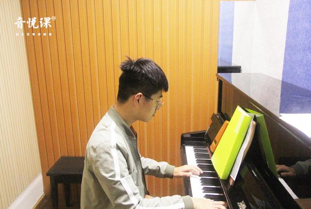 怎么样才能练好声乐 94335fde566e8a09e735c772d5b571e4b36240f2.jpg