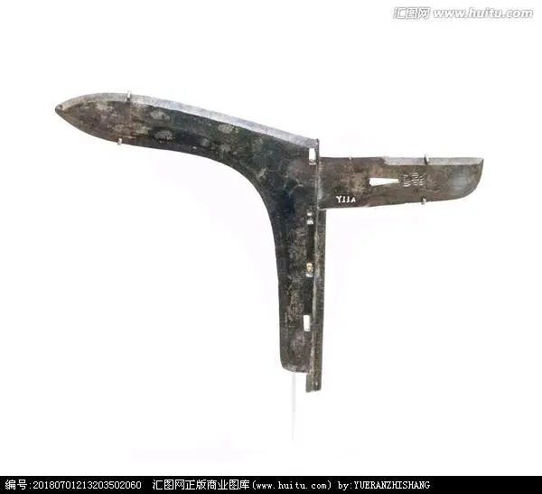相比之下戈的威慑力就太秀气了，被翻译成dagger-axe，好像有点嘲弄的意思。