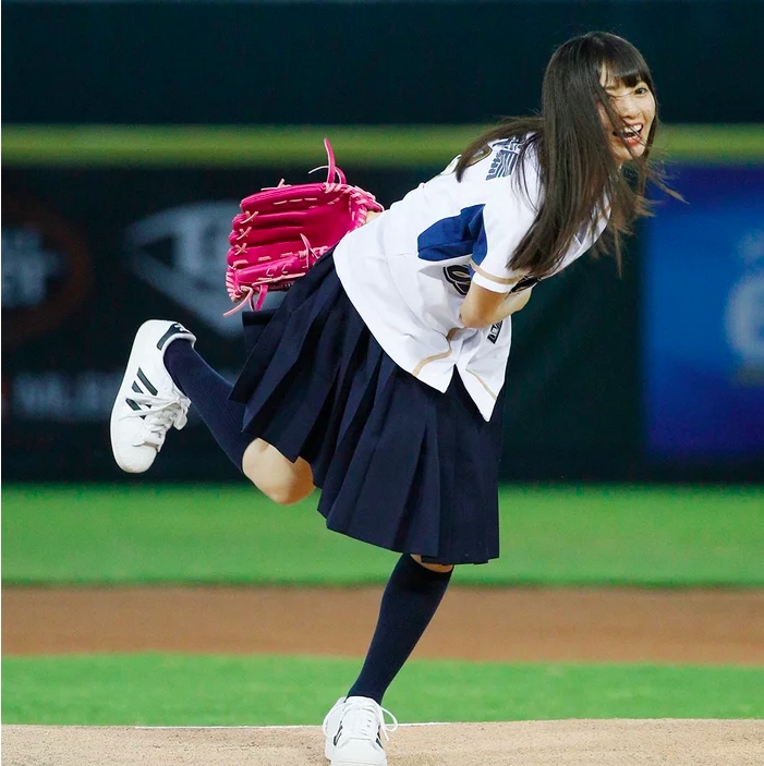 穿着校服的运动系少女形象,让斋藤飞鸟变得更加可爱!