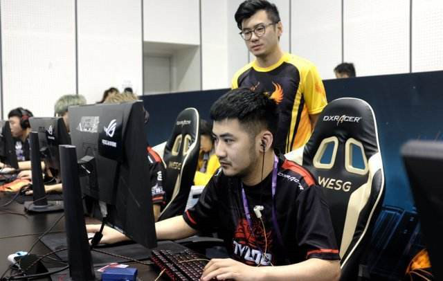 真就白给啊的csgo茄子也有过不为人知的经历