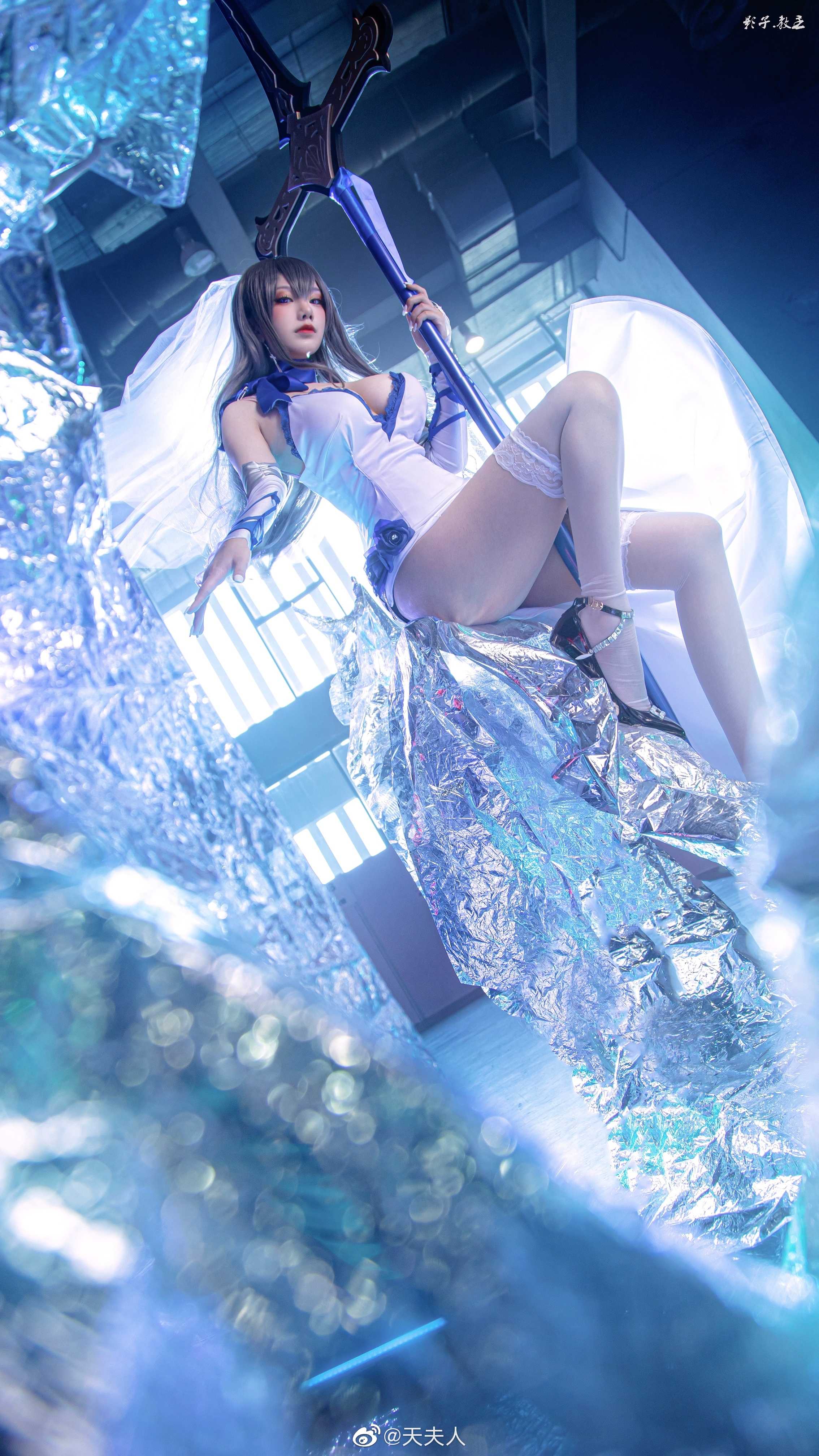 cos |《碧蓝航线》路易九世 华服的圣骑士.ver