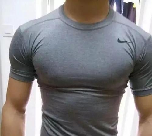 桥式卧推你的胸肌或许会因为这个动作而更饱满