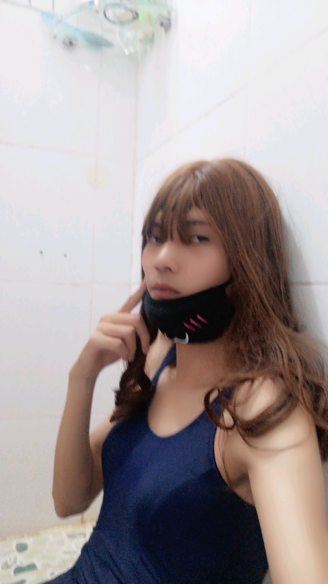 女装大佬的死库水湿身诱惑