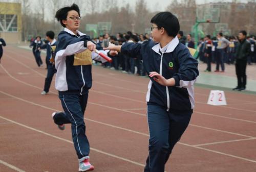(主场历二,客场济外~) 衣: 历城二中的校服一共有三套,是每一界新