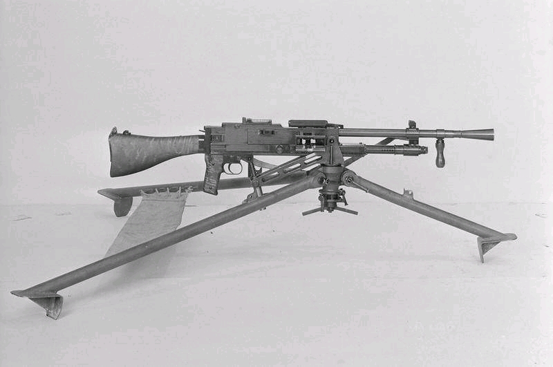 芬兰l-41通用机枪从加宽厚的机匣整体结构结构看,还是更像重机枪轻型