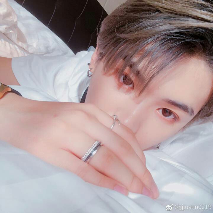 黄明昊*你 (在路边捉到一只女友)