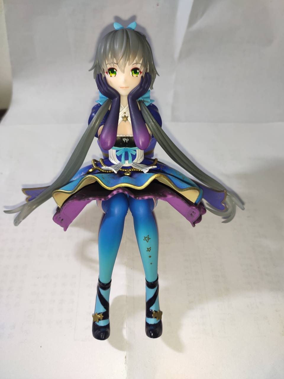洛天依星空之伴景品手办开箱