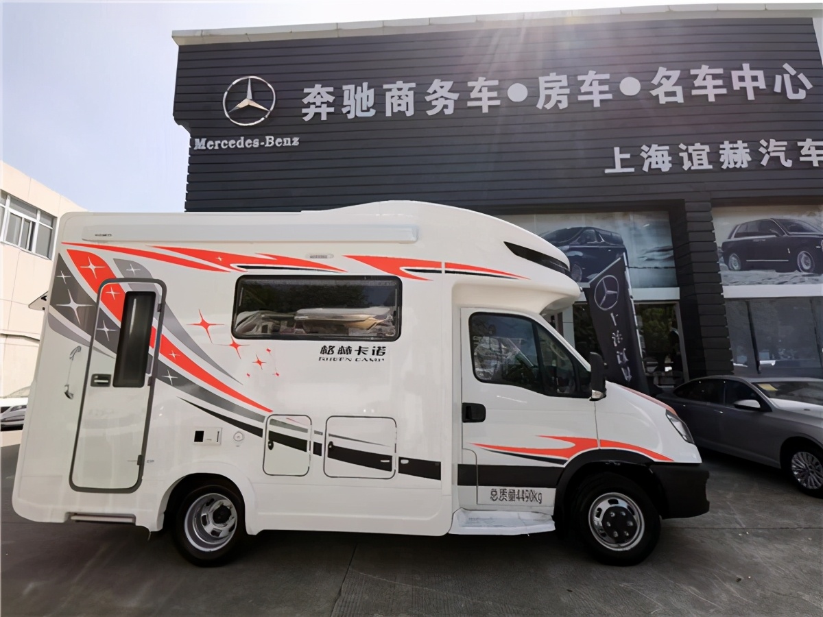 金冠格林卡诺f329g依维柯房车,中额头设计免胶工艺