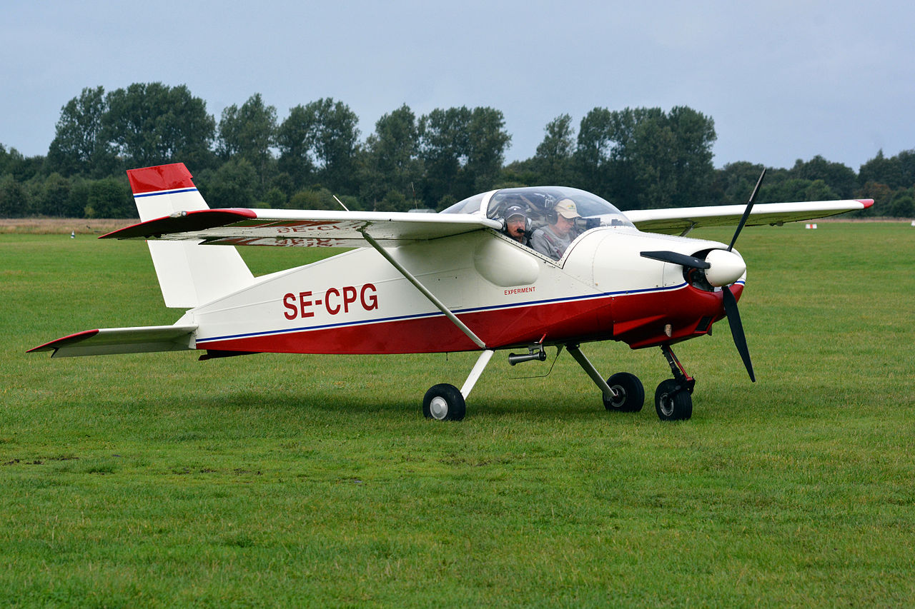 mfi-9"少年"轻型单引擎飞机