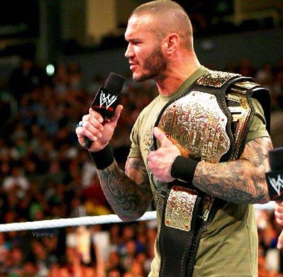 randy orton(2013年同时持有wwe冠军和世界重量级冠军)