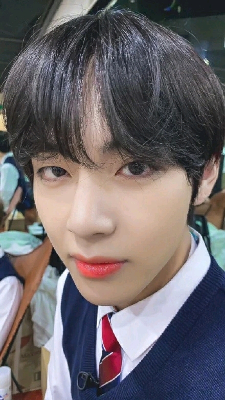 【bts 防弹少年团】金泰亨——那些年泰泰的怼脸自拍
