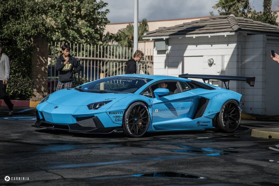 "向经典致敬系列" 全球第一部lbwk宽体兰博基尼大牛 aventador lp720