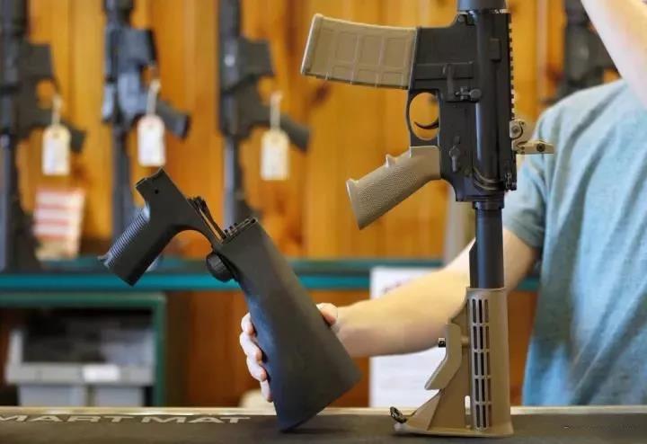 ar15的标准托和撞火托对比