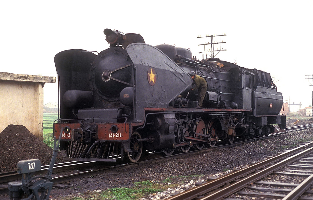 【铁道科普】尴尬的"自力型蒸汽机车"——越南铁路141