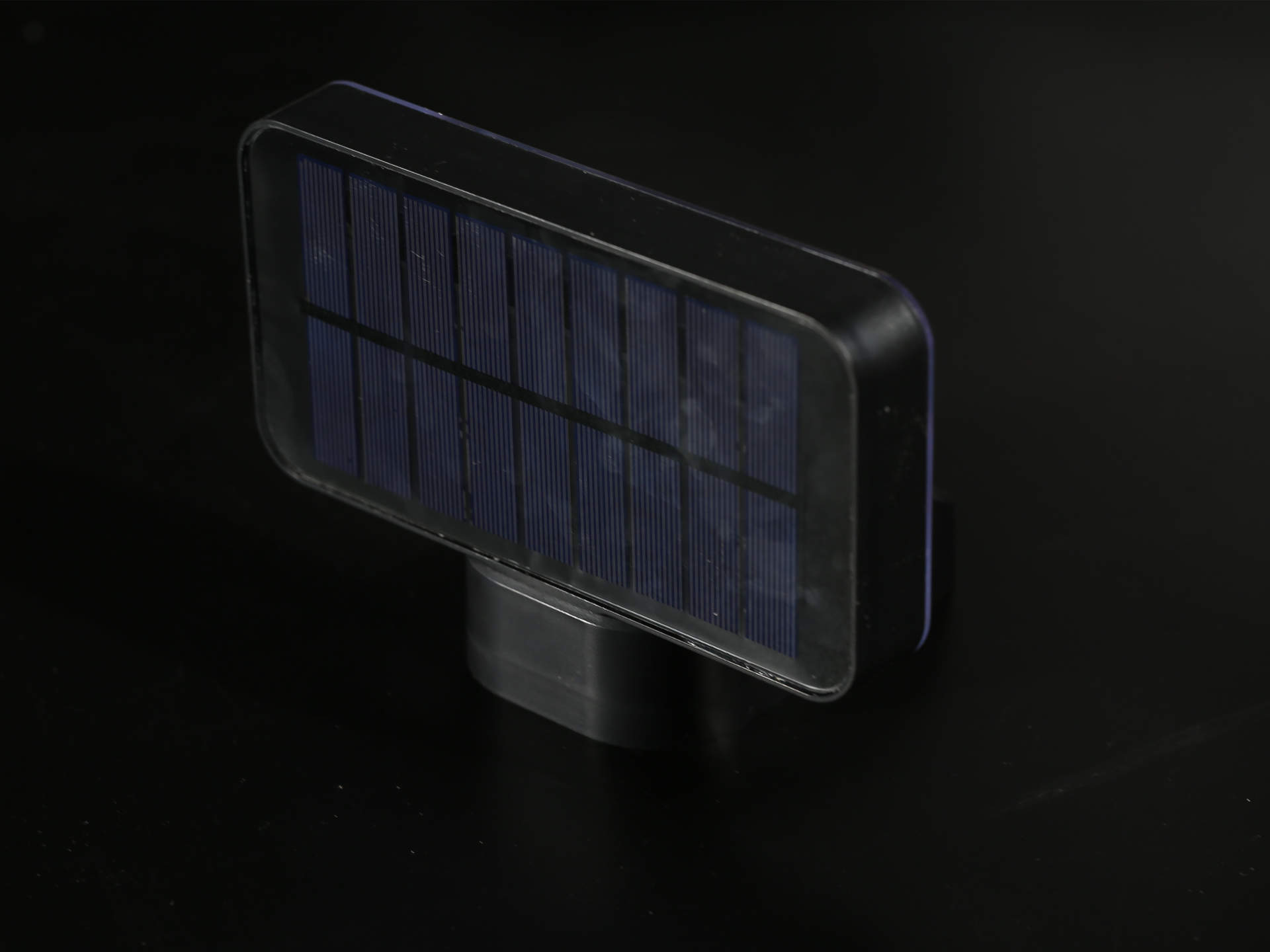 奥地利eglo太阳能感应灯开箱试用