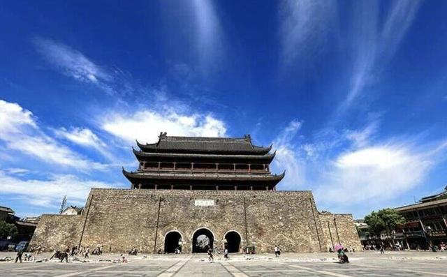 明朝曾建比故宫还大的皇城,想齐名南京北京,后却荒废成一个县