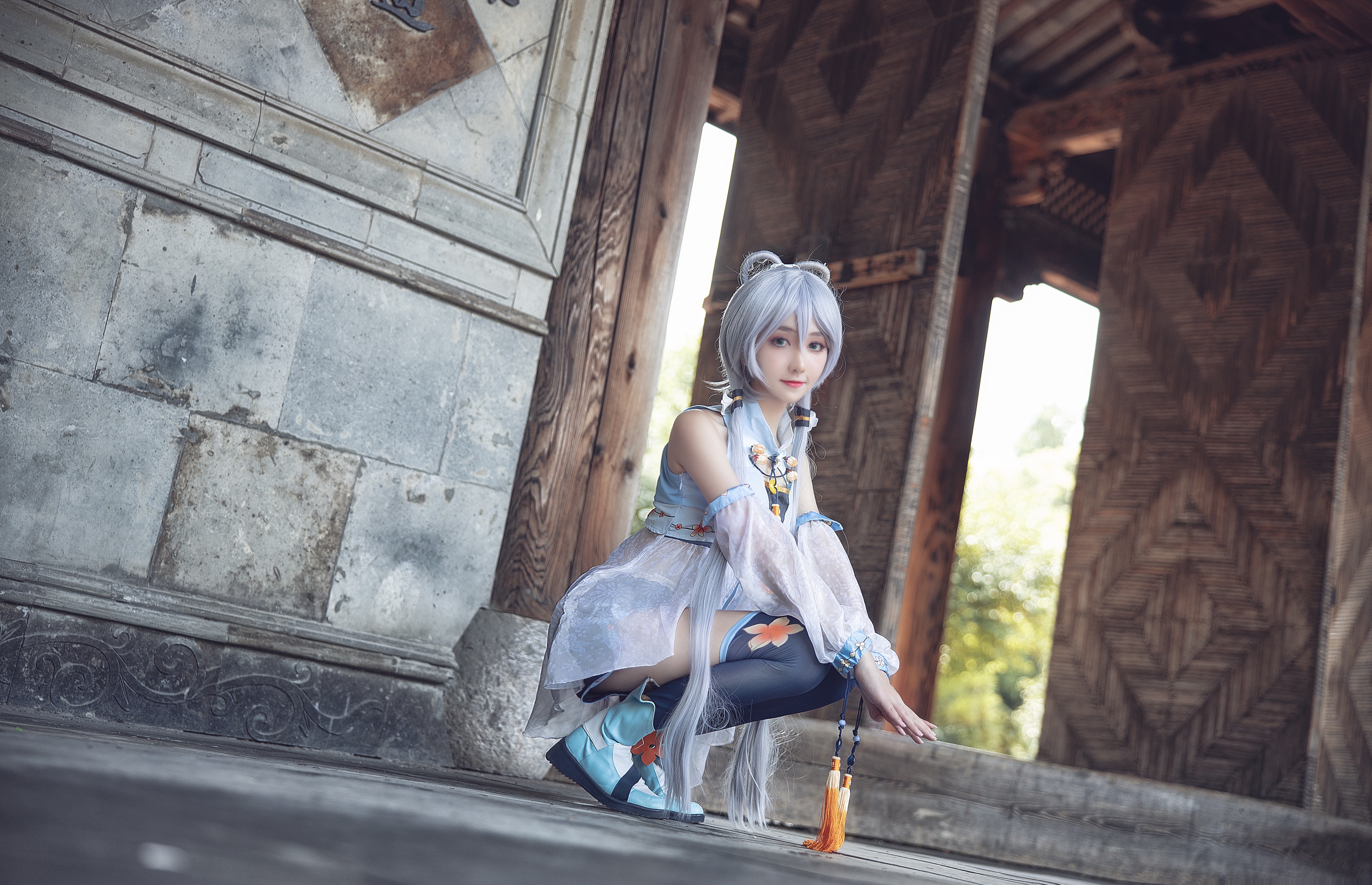 小姐姐cosplay. 洛天依花语嫣然