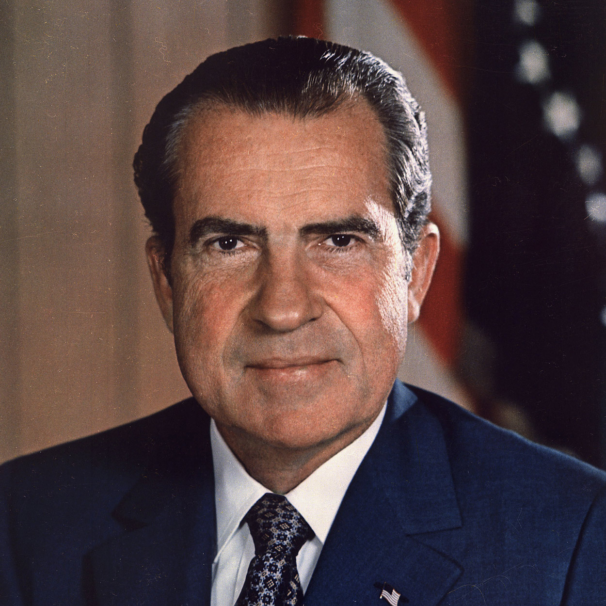 nixon)此前担任美国代表和加州参议员,当选为美国第37任总统(1969