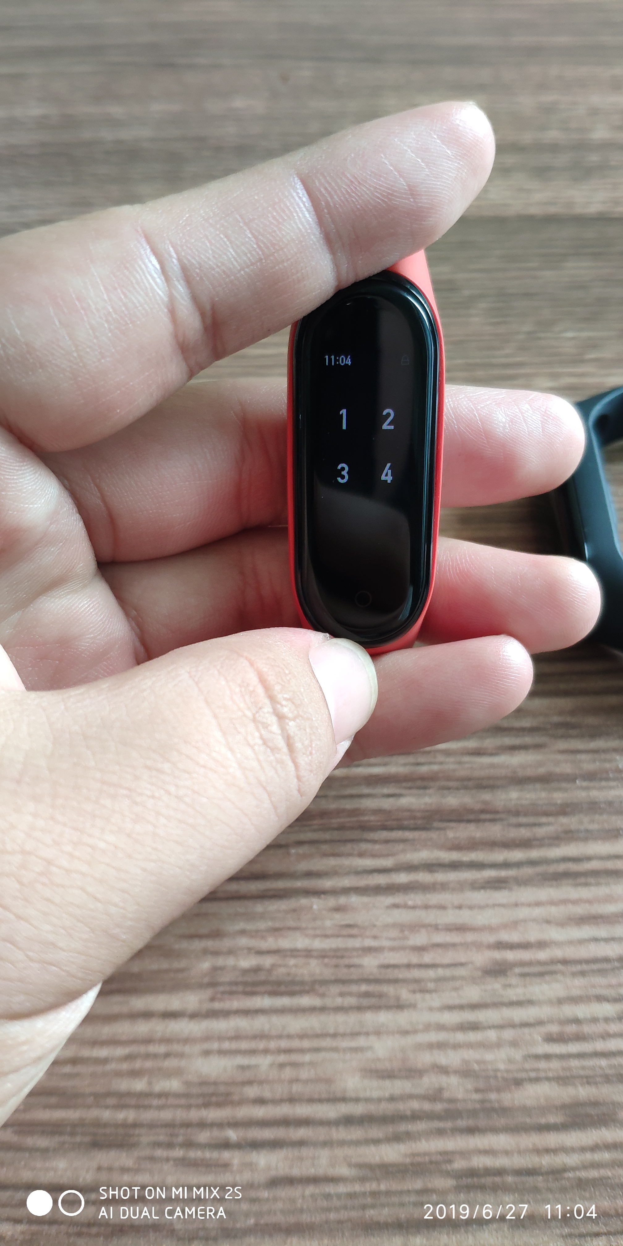 小米手环4评测普通版 9e25d198a1adae757b6e46916923a874e3e2cacb.jpg