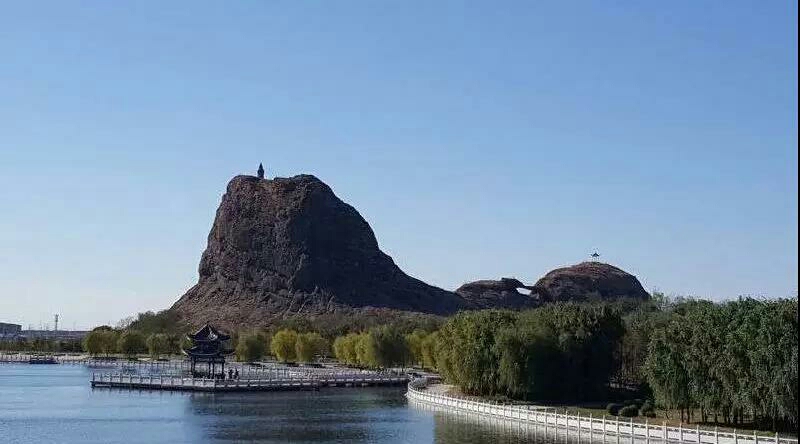 望儿山风景区和母亲湖