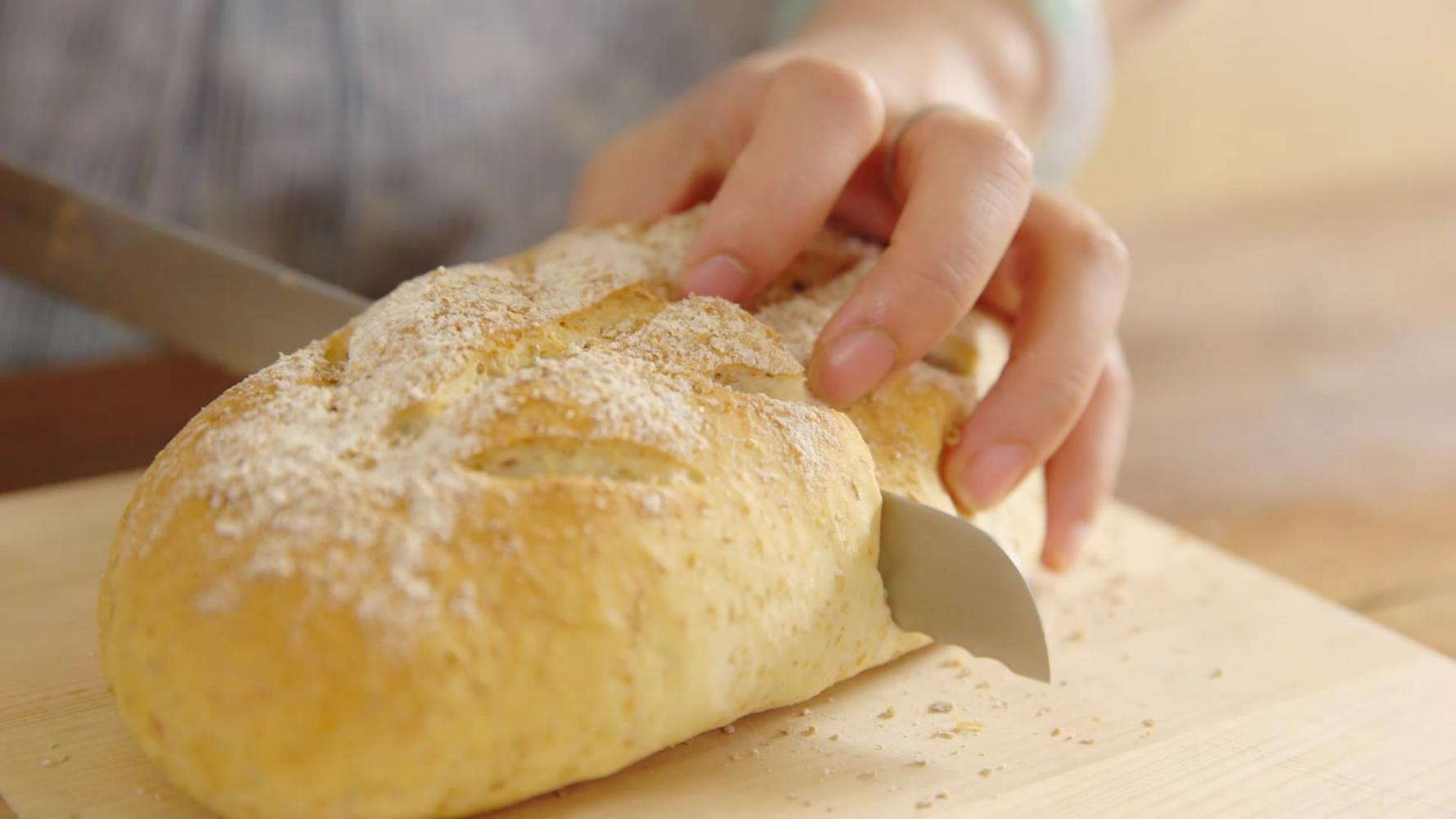 教你1招软欧面包制作技巧,轻松揉出手套膜