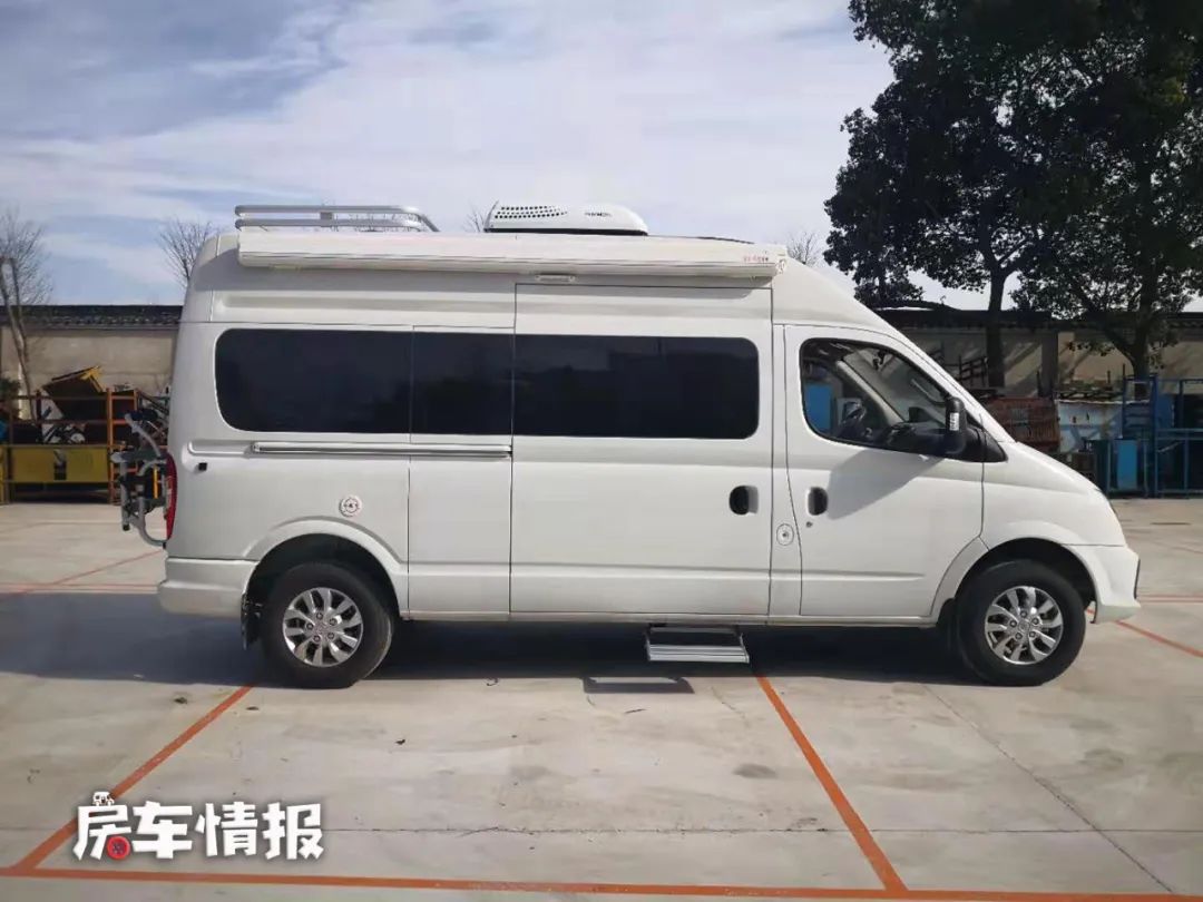 新款宏运旅途房车来了6座设计还能洗澡睡觉1958万起挺划算