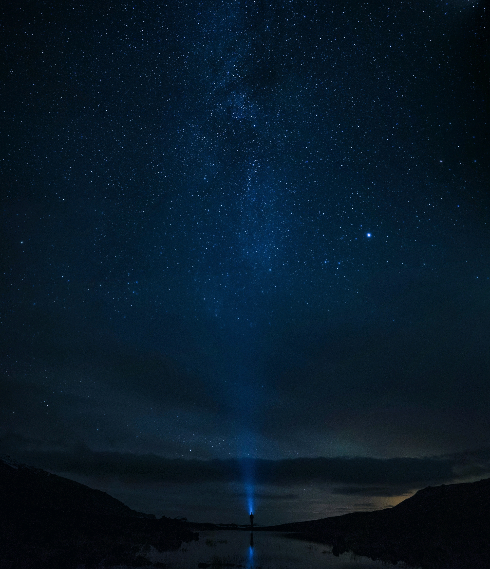 醉后不知天在水,满船清梦压星河