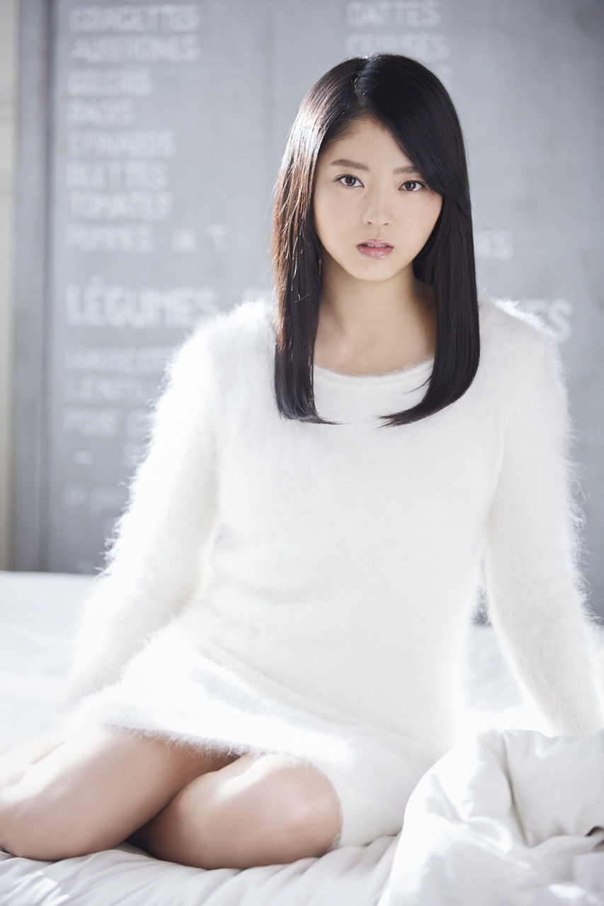 清纯系美少女军团欅坂46杂志写真连载之铃本美愉一