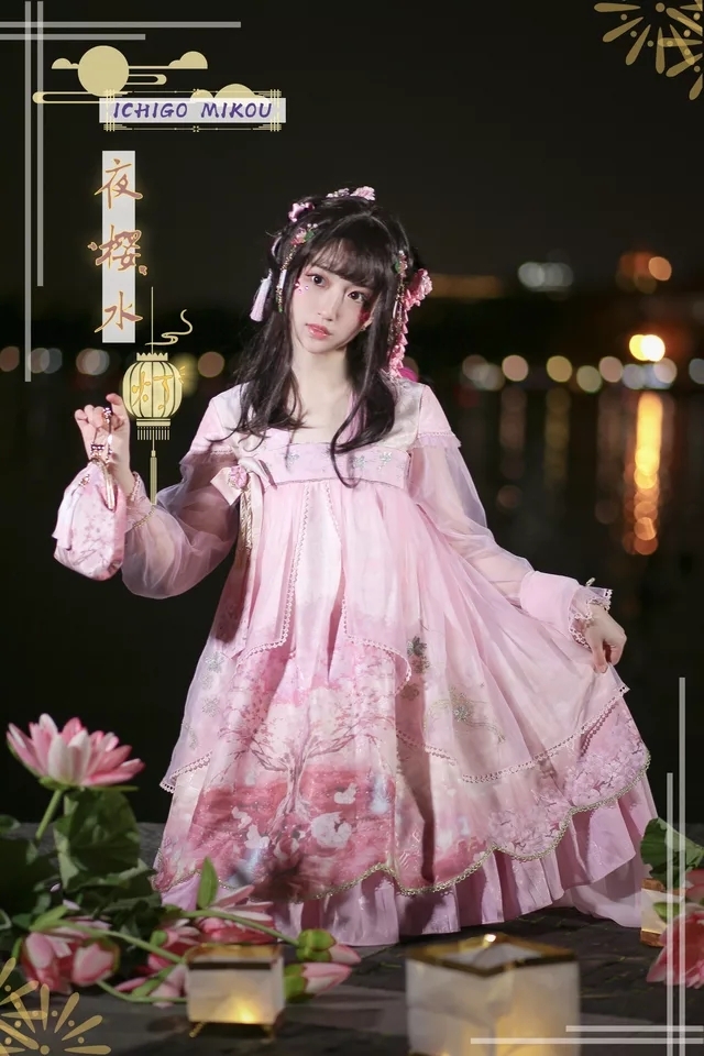 中华风lolita夜樱水灯