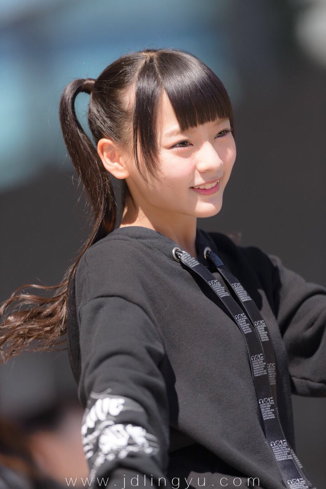 日本十四岁妹子齐藤渚,获新千年一遇美少女称女生初二脱内衣图片