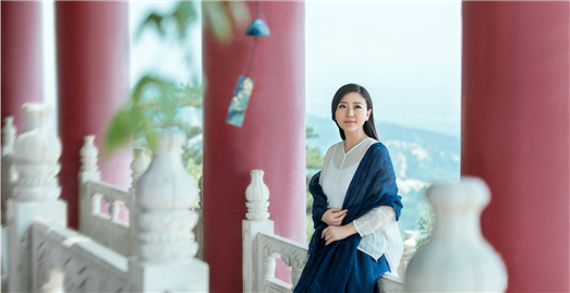 风铃吹过,山谷里的角落,是我为你唱的,一声一声佛