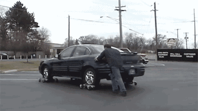 点评:违停建议直接拖走,开启全城寻车活动.