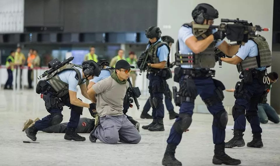 飞虎队!威名赫赫的香港警察现实中比电影还猛,亚洲第一警队