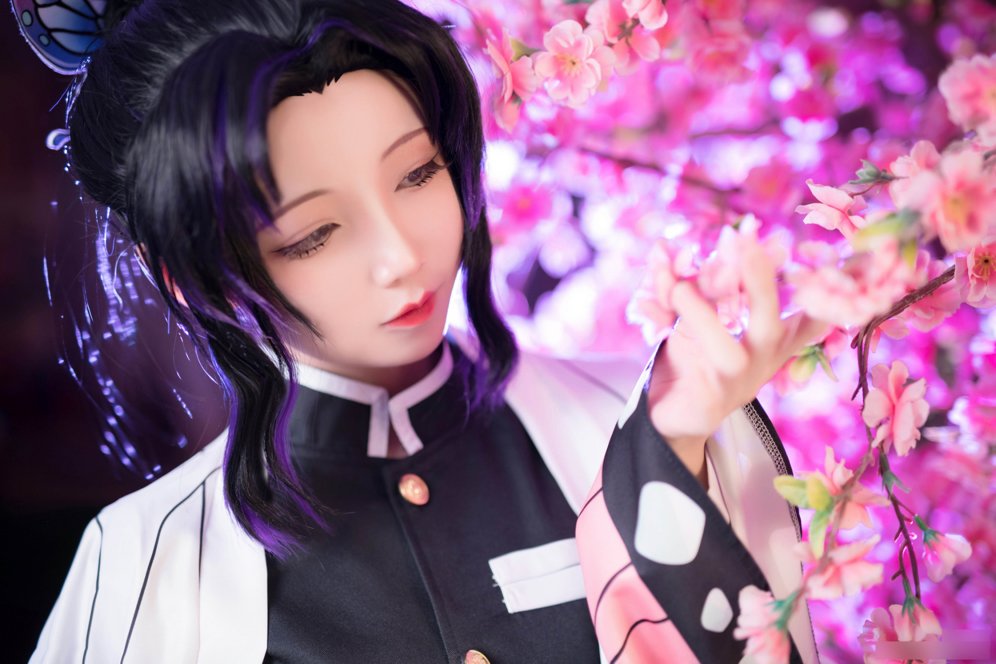 国人coser"楚楚子"扮演的蝴蝶忍