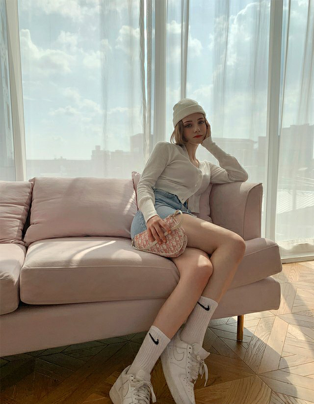 德国小仙女chloe抖音号,chloe德国仙女 卸妆 ins:chuu__chloe 微博:@chuu_chloe 抖音:chuu_chloe 小红书:chuu