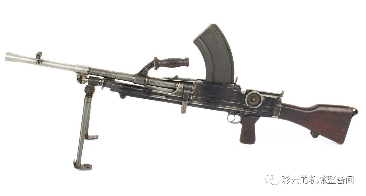 在各种国产战争剧中还能看到一种轻机枪,它的外形和捷克式也就是