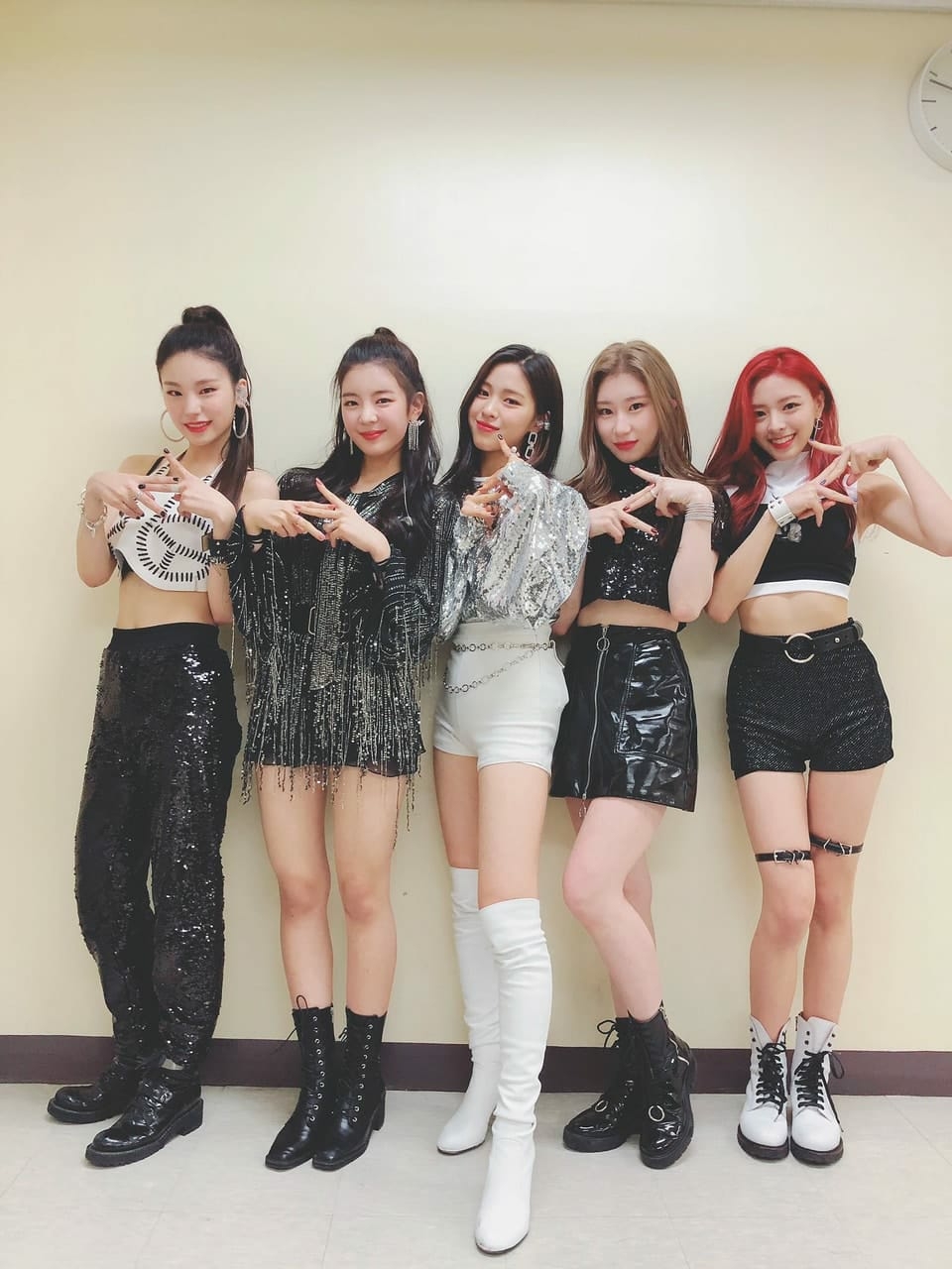 itzy是jyp entertainment于2019年2月12日推出的韩国女子演唱团体[1]