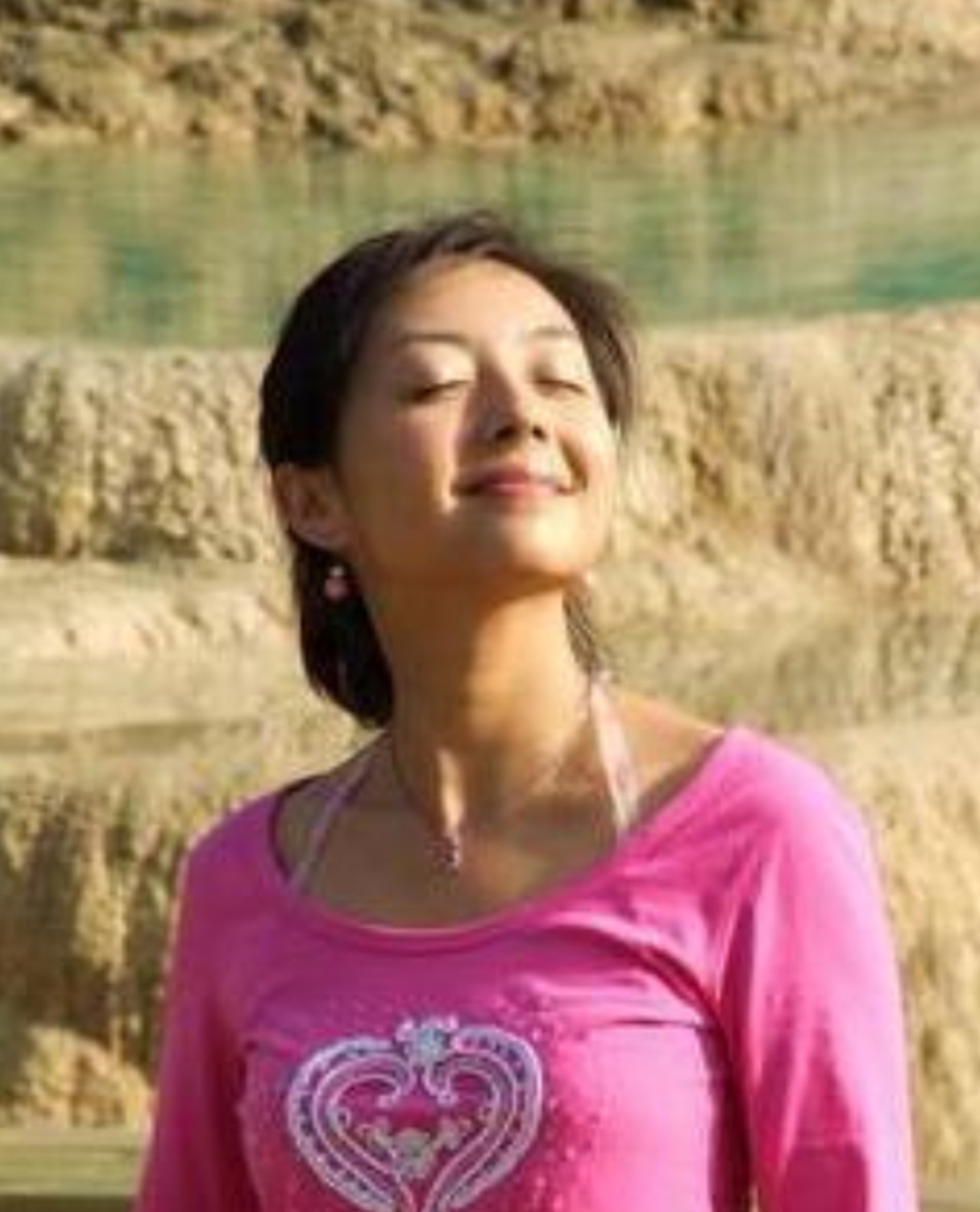 5年前,著名主持佟瑶河边"内急"溺水,独留3岁女儿,丈夫今怎样