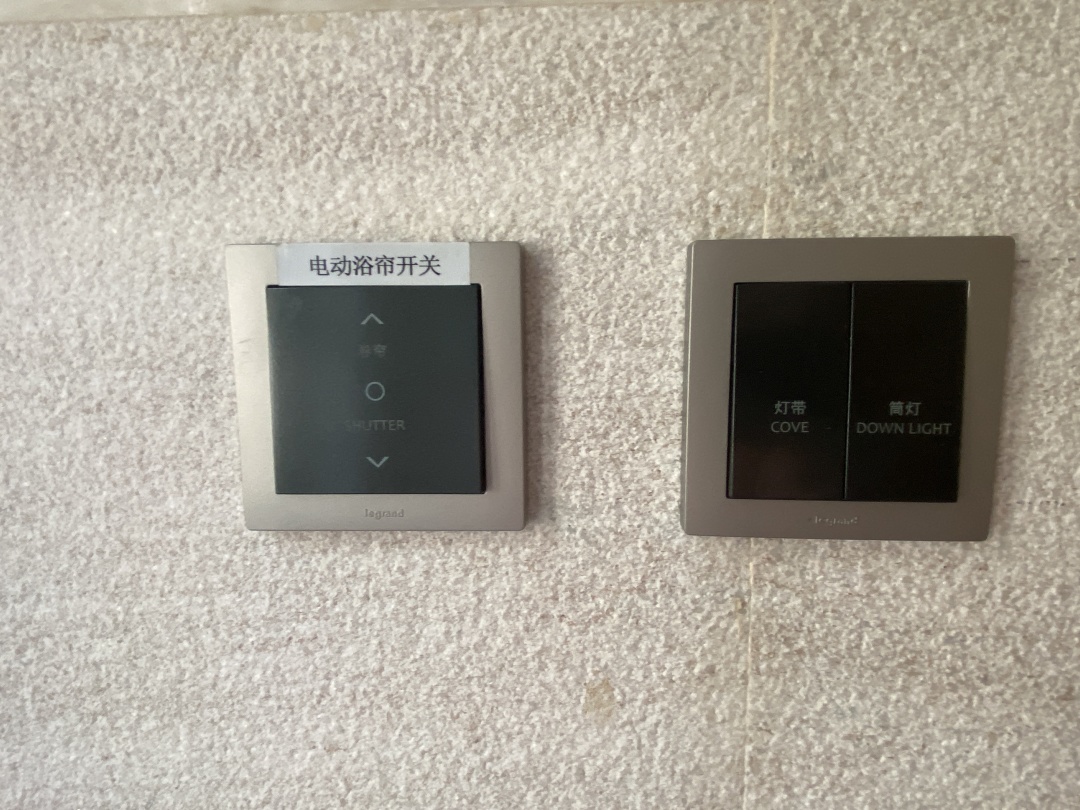 电动窗帘开关,标识清晰,好评