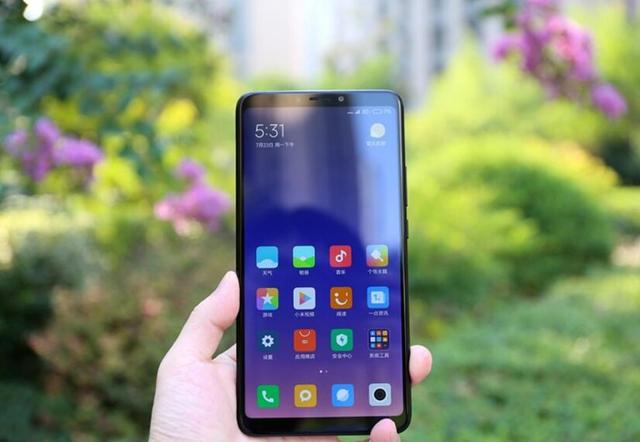 小米max3引来众多的吐槽,高价低能的代表,这也叫感动人心的产品?