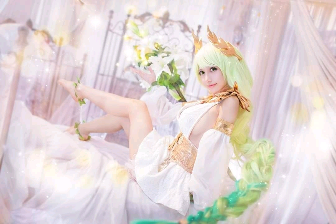 剑与远征cosplay 春雨姑娘 芙蕾拉