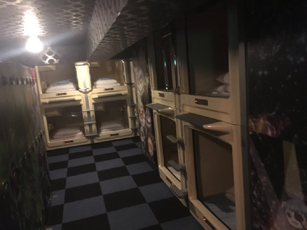 11区现动漫美少女胶囊旅馆 "老婆"抱枕随便挑 - 哔哩