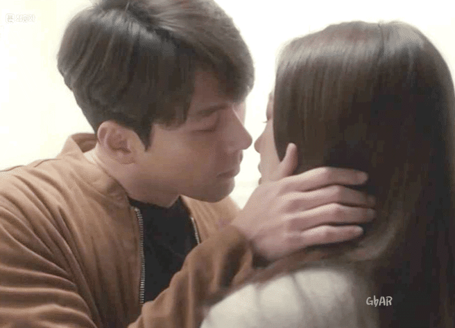 演员们拍完吻戏的反应(以今年韩剧为准)