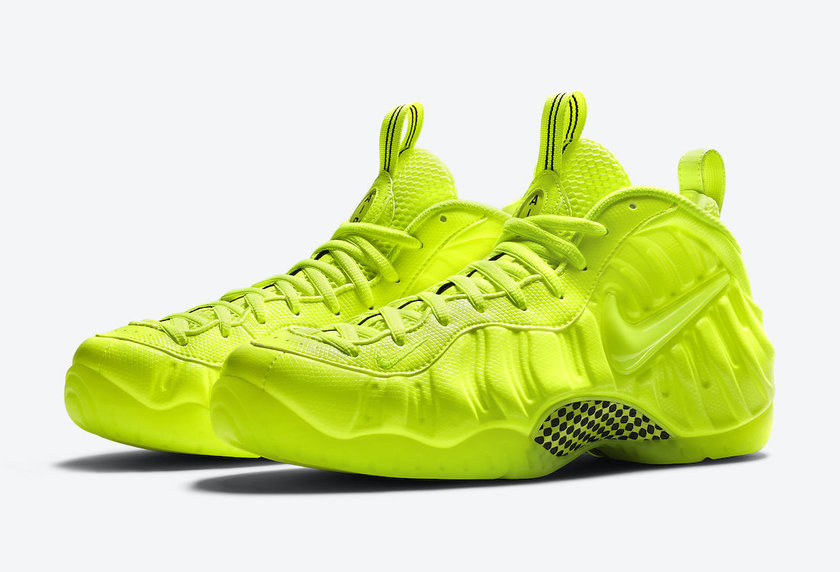 荧光绿泡 nike air foamposite pro"volt 时隔 7 年回归!