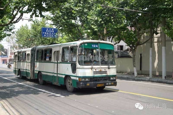 经过协商,该车由巴士一汽集团无偿给上海历史博物馆收藏,作为上海公共