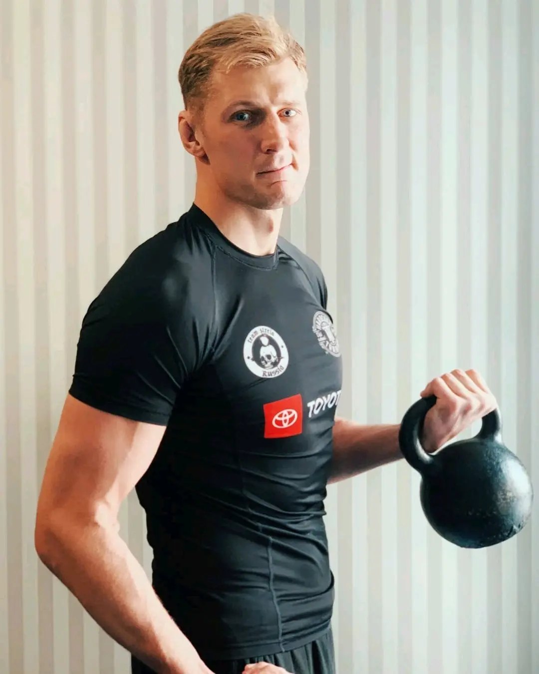 ufc重量级选手二楼亚历山大沃尔科夫ins照片自取