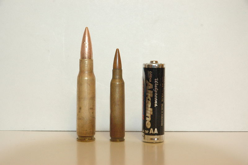 62×51mm与5.56×45mm的大小比较参照物为5号电池