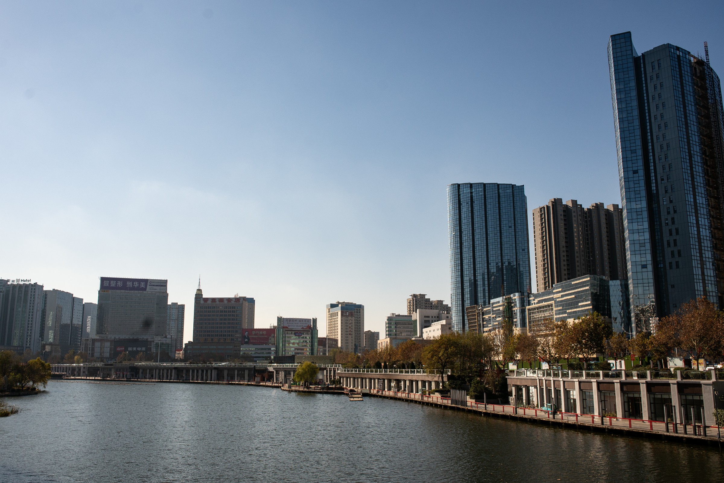 泰华商圈冬景,潍坊市城区内最繁华的商圈