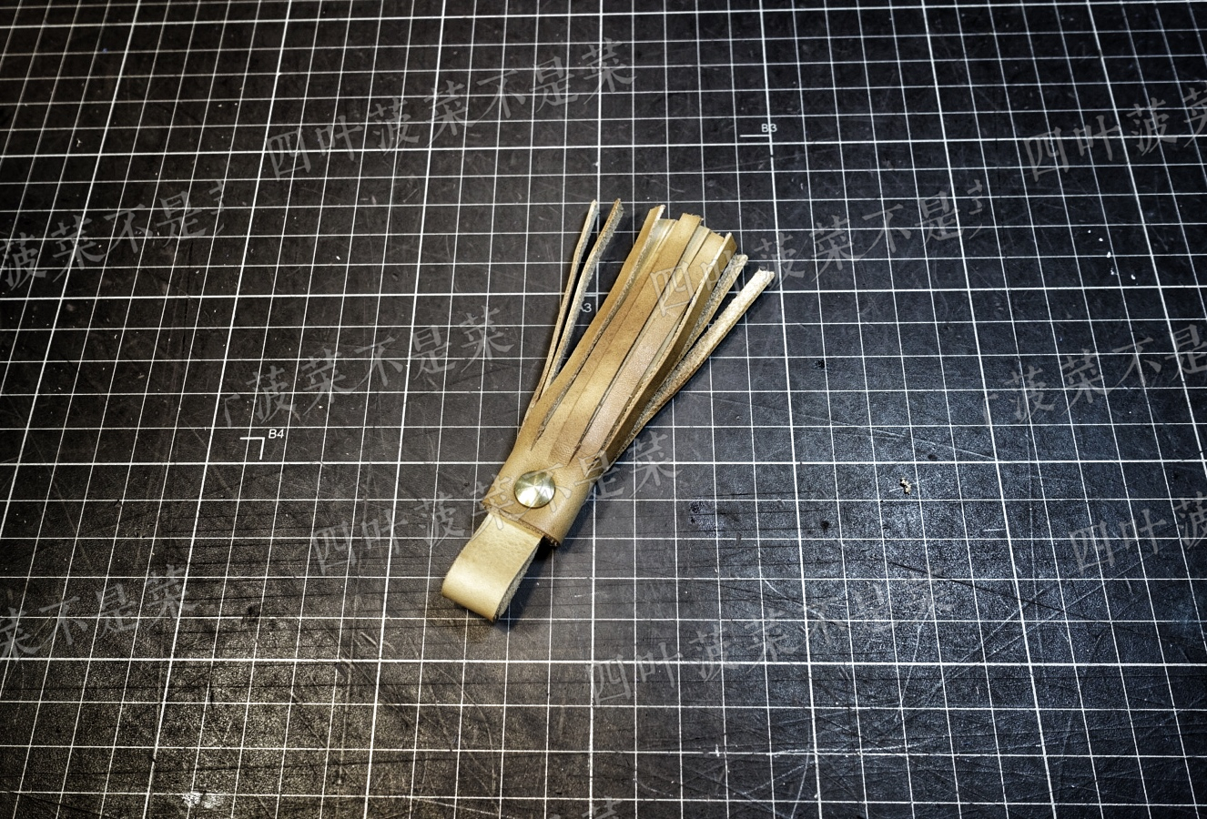 瓷砖上怎么打螺丝固定 ad9b05cf49747a57a2a119ac3c80b90bcb6f5a60.jpg